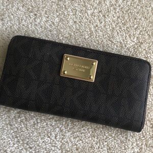 Michael Kors wallet!!